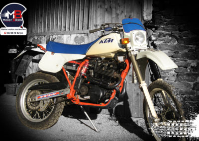 atelier, motos, anciennes, maine et loire, triumph, ktm