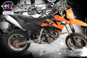 atelier, motos, anciennes, maine et loire, triumph, ktm