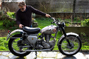atelier, motos, anciennes, maine et loire, triumph, ktm
