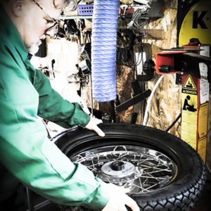 atelier, motos, anciennes, maine et loire, triumph, ktm